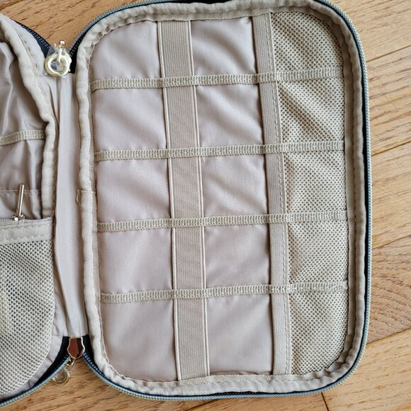 Bagsmart Athena Practical & Portable Electronic Organizer - Picture 8 of 10